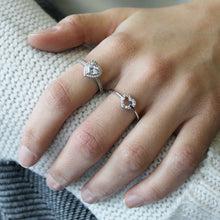 將圖片載入圖庫檢視器 Anelli cuore in argento e zirconi ricoperti di platino Diamonfire Bridal
