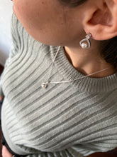 將圖片載入圖庫檢視器 Collana a goccia con perla in argento e zirconi ricoperta di platino Pearls