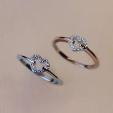 Load image into Gallery viewer, Anelli cuore in argento e zirconi ricoperti di platino Diamonfire Bridal
