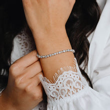 Carica l'immagine nel visualizzatore di Gallery, Bracciale tennis perle e zirconi
