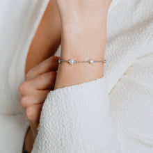 Carica l'immagine nel visualizzatore di Gallery, bracciale con perle e zirconi

