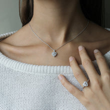 Load image into Gallery viewer, Collana cuore in argento e zirconi ricoperta di platino Diamonfire Bridal
