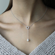 Carica l&#39;immagine nel visualizzatore di Gallery, Collana con perla in argento e zirconi ricoperta di platino Diamonfire Pearls
